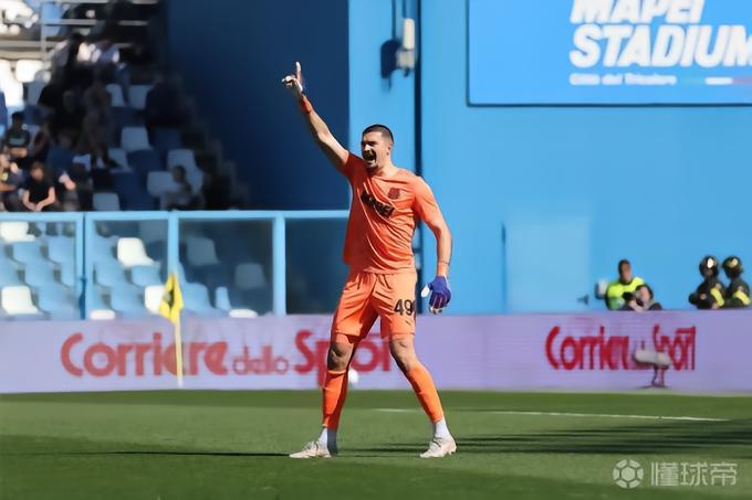 官方:萨索洛从伊普斯维奇买断门将穆里奇